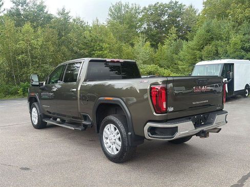 Certified 2022 GMC Sierra 2500 SLT w/ SLT Convenience Package AWD/4WD image 3
