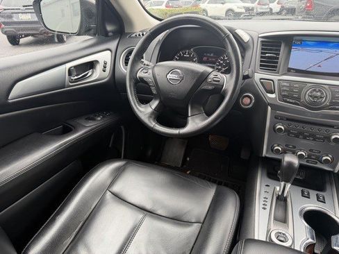 Used 2019 Nissan Pathfinder SL image 21
