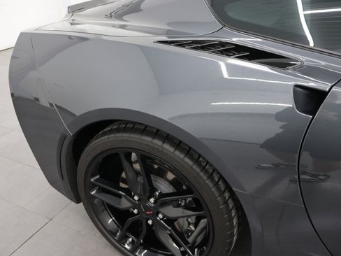Used 2018 Chevrolet Corvette Stingray Coupe w/ Carbon Flash Badge Package RWD image 23