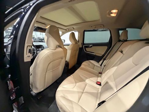 Used 2016 Volvo XC60 T6 Platinum w/ Climate Package AWD/4WD image 24