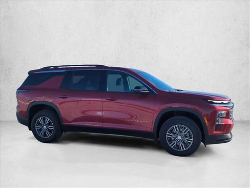 Used 2026 Chevrolet Traverse LT w/ Driver Confidence Package FWD image 4