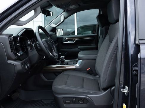 Used 2024 Chevrolet Silverado 1500 LT Trail Boss w/ Convenience Package II AWD/4WD image 27