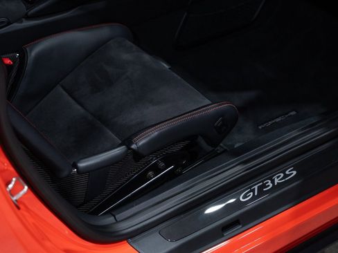 Used 2016 Porsche 911 GT3 RS image 32