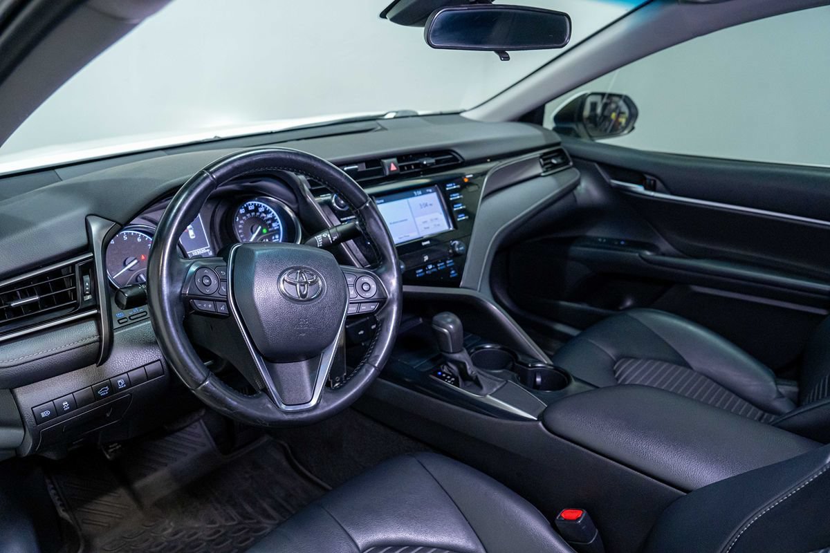 Used 2020 Toyota Camry SE FWD image 9