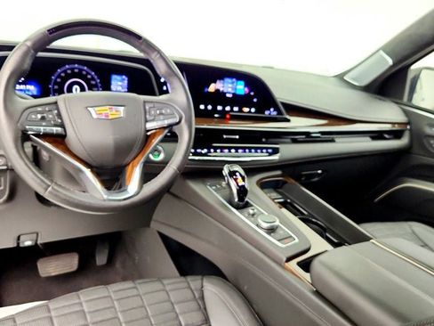 Used 2023 Cadillac Escalade ESV Sport Platinum AWD/4WD image 13