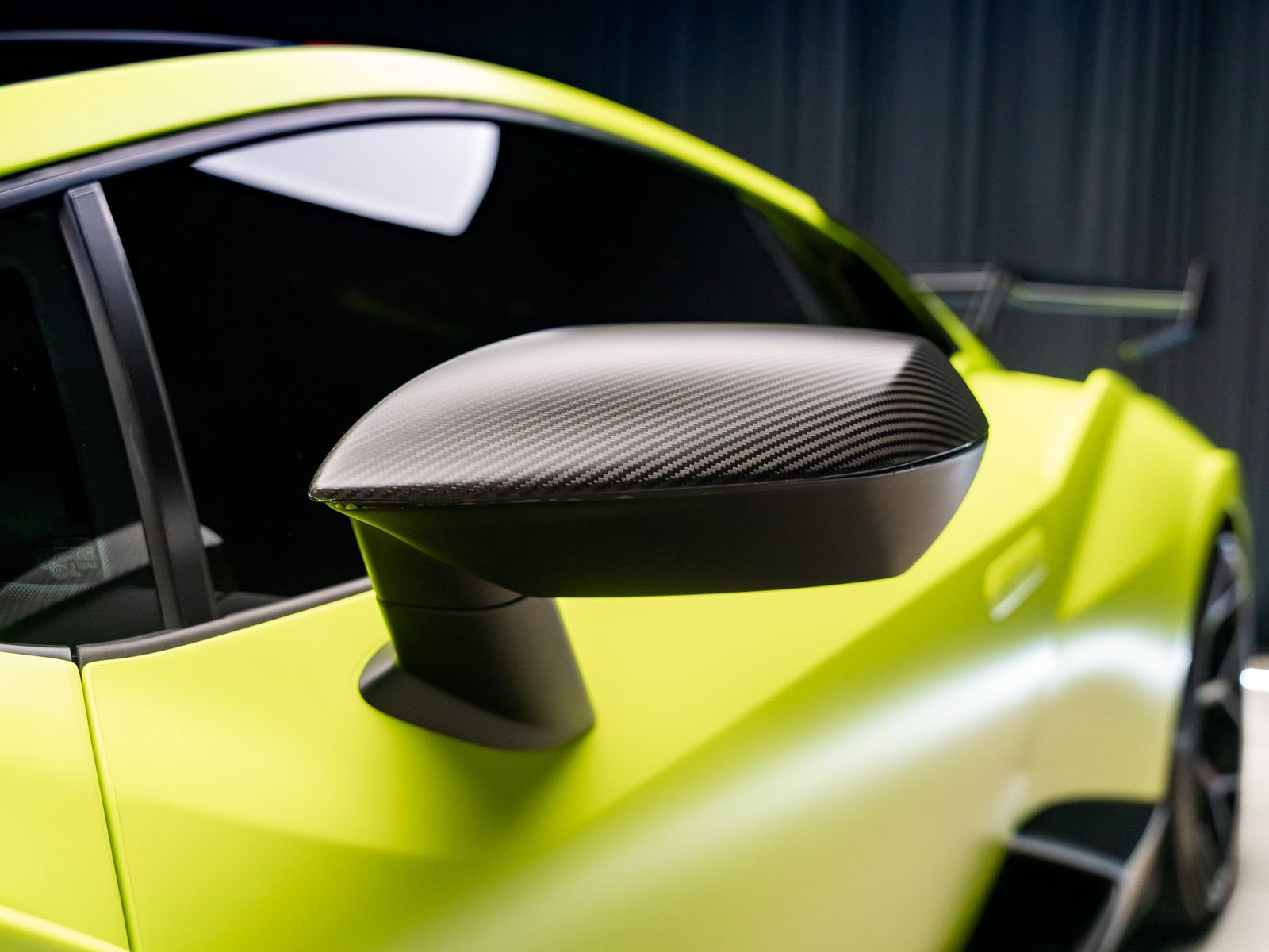Used 2022 Lamborghini Huracan STO RWD image 33