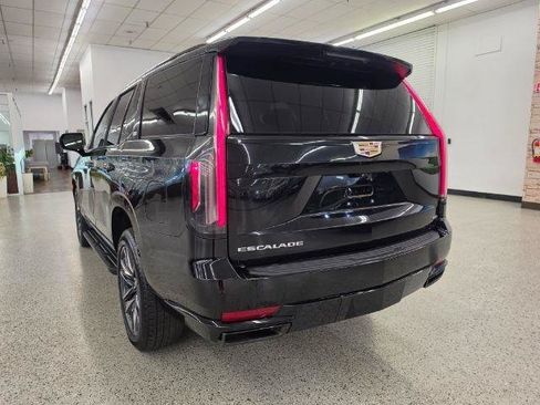 Used 2023 Cadillac Escalade Sport AWD/4WD image 6