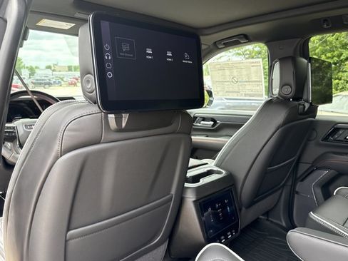 New 2026 GMC Yukon XL AT4 Ultimate w/ LPO, Floor Liner Package AWD/4WD image 8