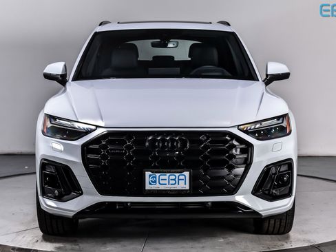 Used 2024 Audi Q5 2.0T Prestige w/ Prestige Package image 8