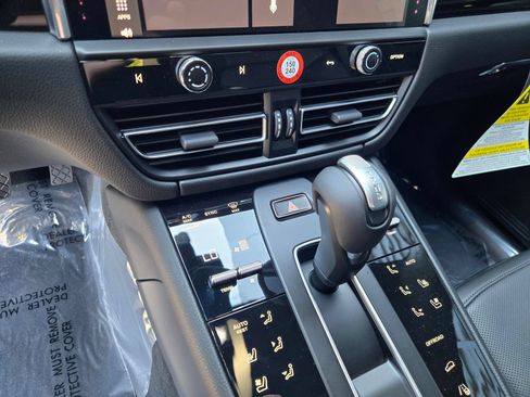New 2026 Porsche Macan AWD/4WD image 23