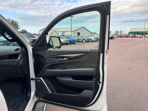 Used 2019 Cadillac Escalade Platinum AWD/4WD image 29