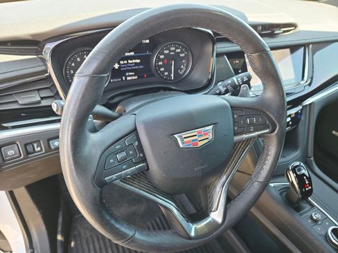 Used 2023 Cadillac XT6 Sport w/ Technology Package AWD/4WD image 9