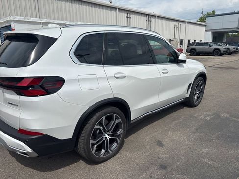 Used 2024 BMW X5 xDrive40i w/ Premium Package AWD/4WD image 7