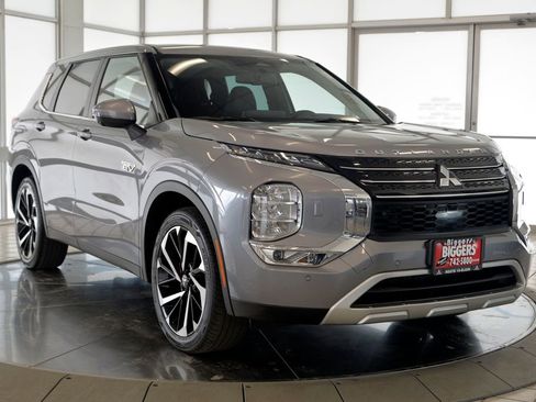 Used 2023 Mitsubishi Outlander SE AWD/4WD image 2