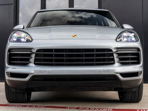 Certified 2021 Porsche Cayenne AWD/4WD image 8