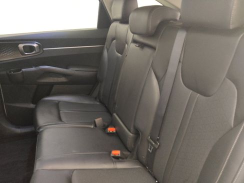Used 2023 Kia Sorento S w/ Panoramic Sunroof Package FWD image 18