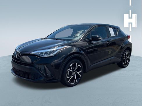 Used 2022 Toyota C-HR XLE FWD image 3