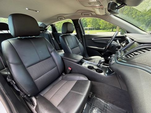 Used 2017 Chevrolet Impala LT w/ Convenience Package FWD image 17