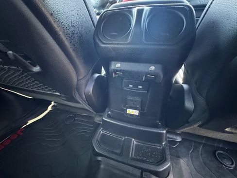 Used 2023 Jeep Wrangler Unlimited Rubicon w/ Cold Weather Group AWD/4WD image 37