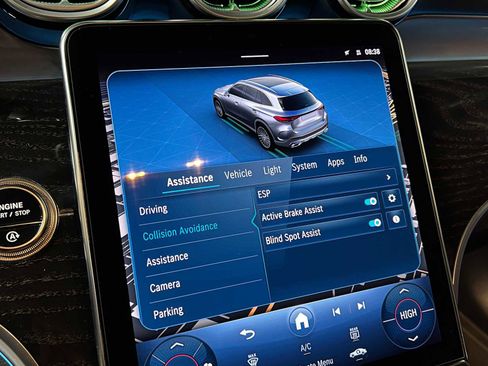 Certified 2025 Mercedes-Benz GLC 300 4MATIC image 34