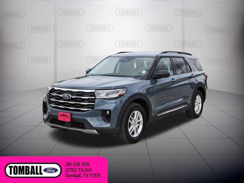 Certified 2025 Ford Explorer Active w/ Active Comfort Package image 3