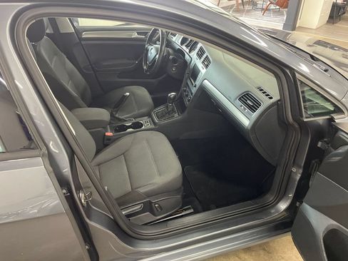 Used 2016 Volkswagen Golf S FWD image 43