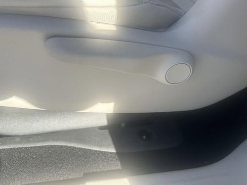 Used 2021 Chrysler Pacifica Touring-L image 36