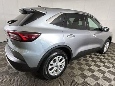 Used 2024 Ford Escape Active AWD/4WD image 2