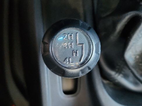Used 2014 Jeep Wrangler Sport AWD/4WD image 19