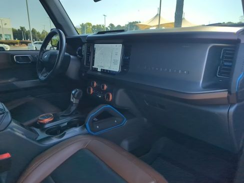 Used 2022 Ford Bronco Outer Banks AWD/4WD image 28
