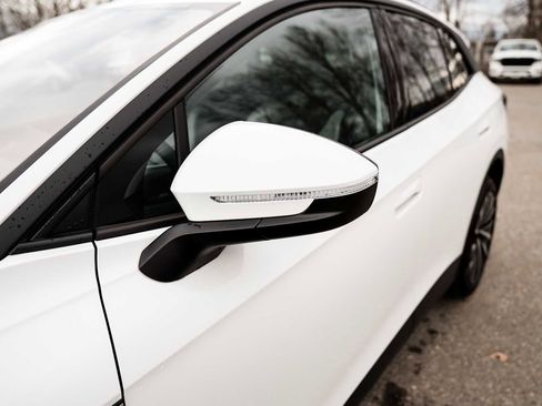 New 2026 Volkswagen ID.4 Pro image 18