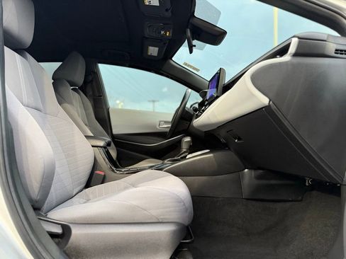 Used 2024 Toyota Corolla SE w/ SE Package image 20