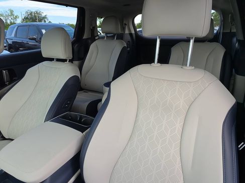 New 2027 Kia Carnival SX FWD image 22