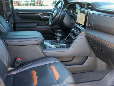 Used 2023 GMC Sierra 1500 AT4 w/ AT4 Premium Package AWD/4WD image 18