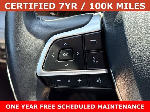 Used 2022 Toyota Highlander XLE AWD/4WD image 25