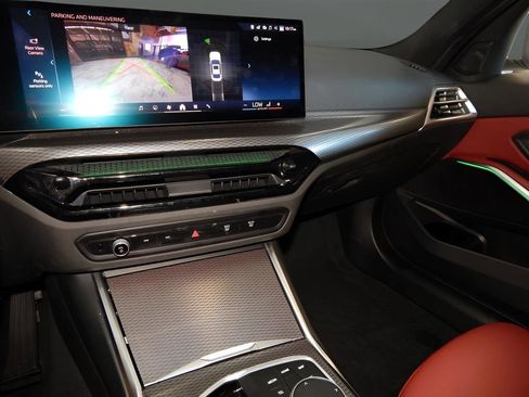 Used 2025 BMW 330i xDrive Sedan w/ M Sport Package image 28
