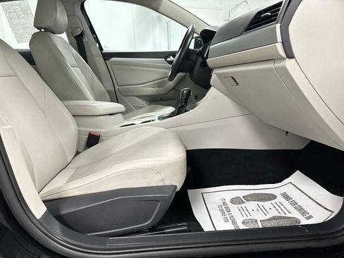 Used 2020 Volkswagen Jetta SE w/ SE Cold Weather Package FWD image 21