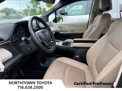 Used 2024 Toyota Sienna Limited AWD/4WD image 10
