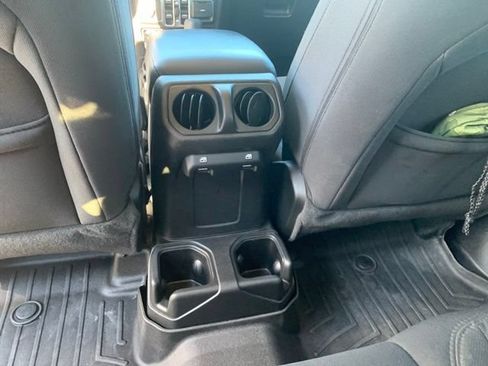 Used 2022 Jeep Wrangler Unlimited Sport AWD/4WD image 21
