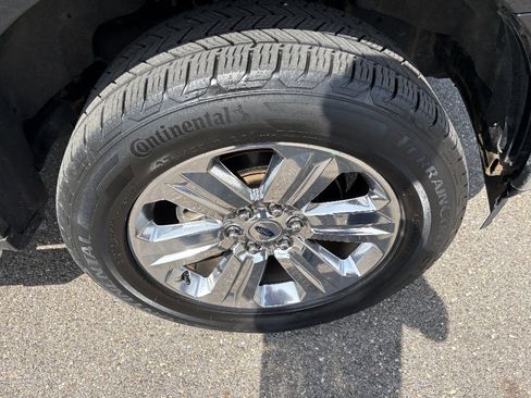 Used 2018 Ford F150 XLT w/ Equipment Group 302A Luxury image 12