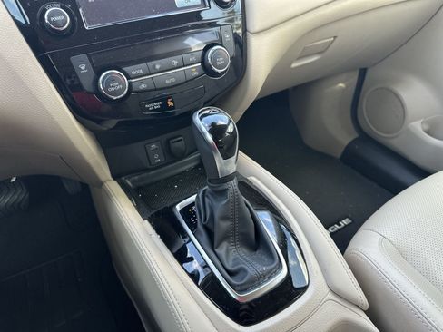 Used 2017 Nissan Rogue SL w/ SL Premium Package image 15