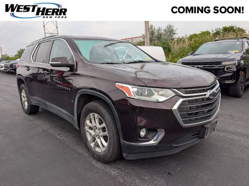 Used 2021 Chevrolet Traverse LT AWD/4WD image 1