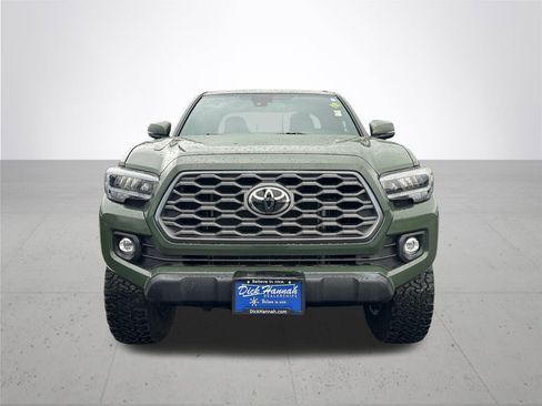 Used 2021 Toyota Tacoma TRD Off-Road w/ TRD Premium Off Road Package AWD/4WD image 3
