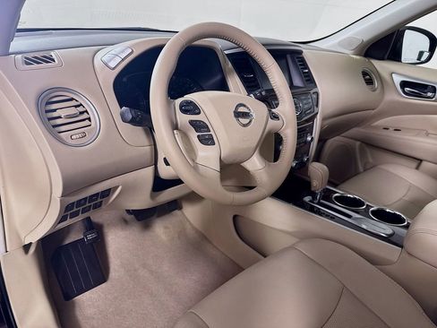 Used 2013 Nissan Pathfinder Platinum w/ Platinum Premium Pkg image 10