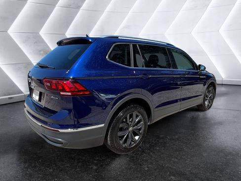 Used 2024 Volkswagen Tiguan SE AWD/4WD image 4