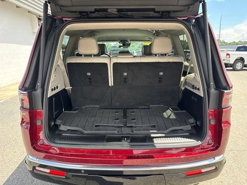 Used 2023 Jeep Wagoneer Series III w/ Convenience Group I AWD/4WD image 35