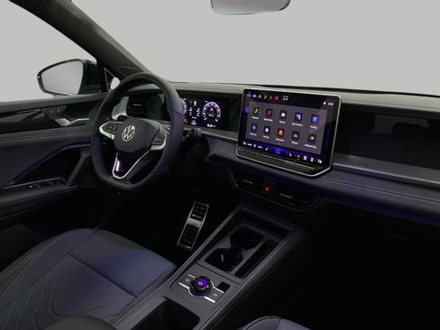 New 2026 Volkswagen Tiguan SE R-Line image 19