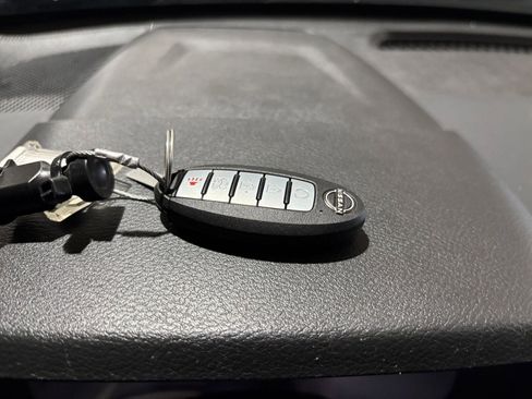 Used 2025 Nissan Altima 2.5 SV FWD image 21