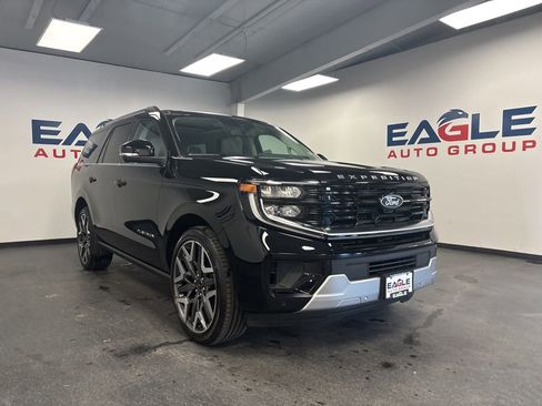 New 2026 Ford Expedition Platinum image 2