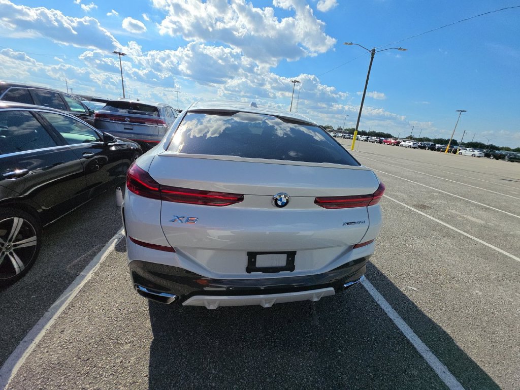 Used 2025 BMW X6 xDrive40i AWD/4WD image 5
